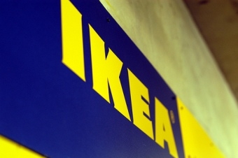 Логотип IKEA. Фото: cleantechnica.com