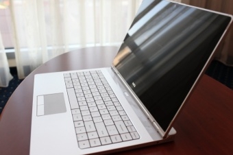 Ноутбук Dell Adamo 13. Фото: rembook.ru