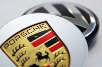 Логотип Porsche и Volkswagen. Фото: avtoprodaga.com.ua