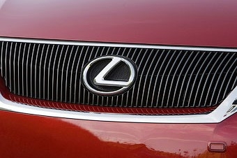 Логотип Lexus. Фото: lenta.ru