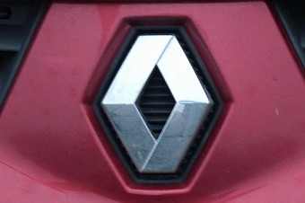 Логотип Renault. Фото: Kenjonbro/flickr.com