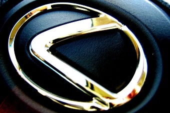 Логотип Lexus. Фото: travisbell/flickr.com
