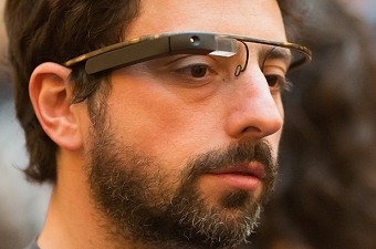 Google представит свои очки в стильной оправе