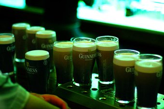Guinness – ценители напитка пробуют сделать выходным днем день рождение компании
