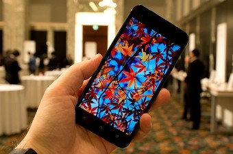 HTC начала продажи смартфона Butterfly в России